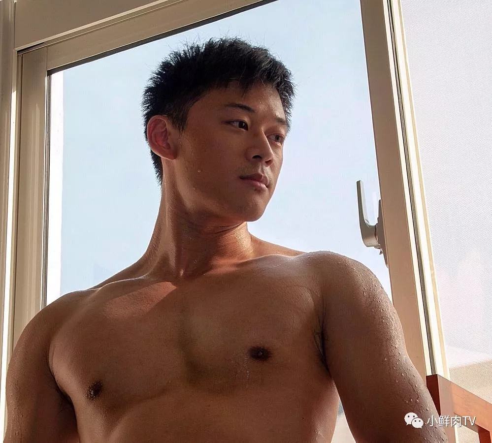 天菜气质男生,天菜长发摇滚男