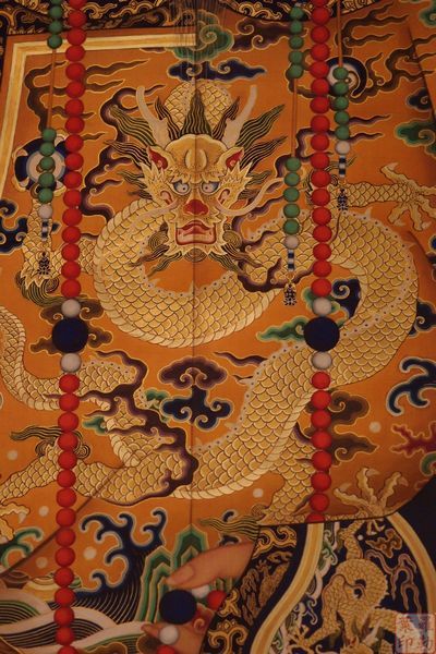 乾隆年间朝珠,乾隆皇帝的朝珠值钱吗