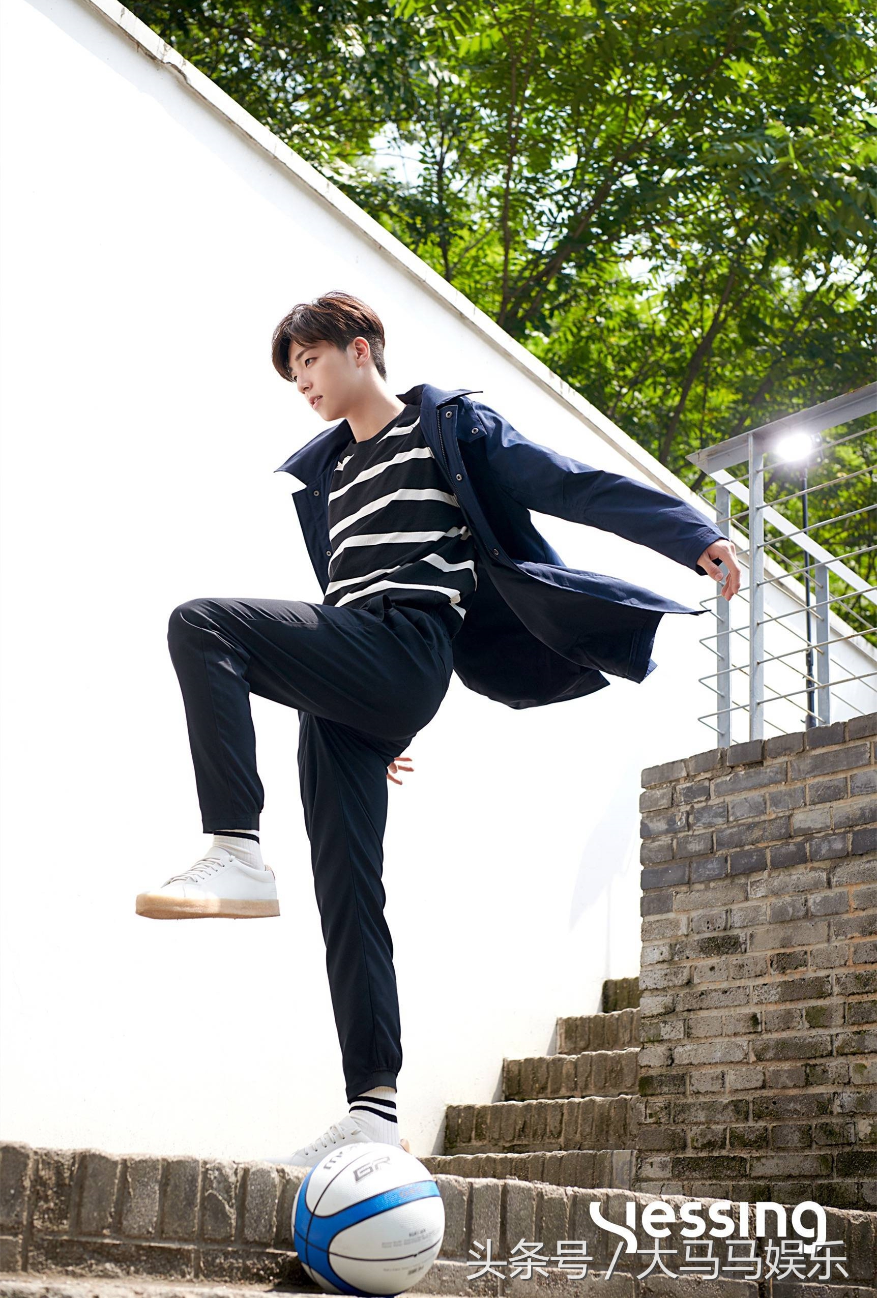 陈立农校草,陈立农改造成麦田少年