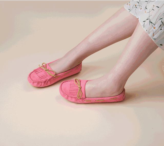 安妮海瑟薇、贾静雯、凯特王妃为什么都爱豆豆鞋？澳洲百年UGG，手工真皮、弹力软底超舒服，带娃、逛街，走哪都不累！