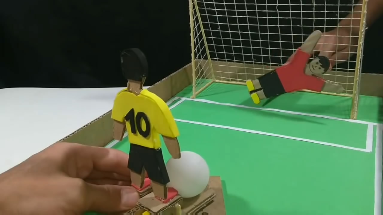 用纸板做足球机,一对一足球游戏手机版
