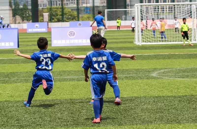 看过来,幸运星俱乐部0506070809梯队面向全国招新啦!