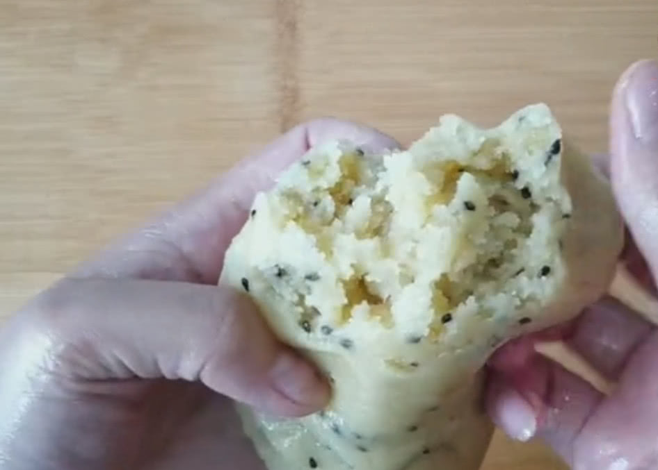 椒盐酥桃酥小饼干,酥脆的桃酥小饼干原来这么容易做