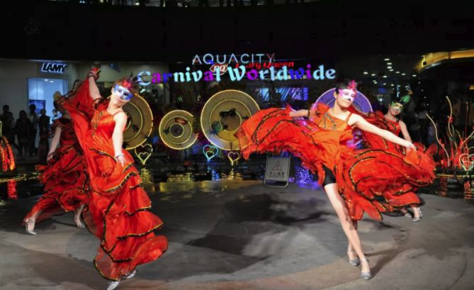 秦皇岛大街人山人海夜景,秦皇岛晚上热闹