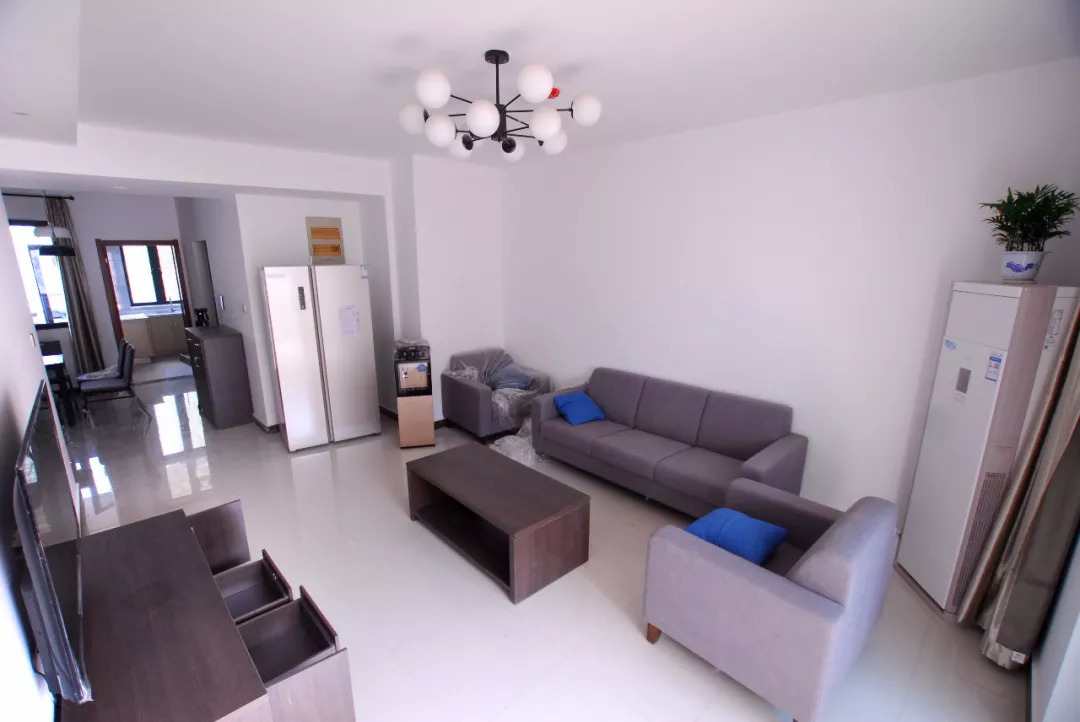 多图！电子科大宜宾研究院开学啦，上千名新生……