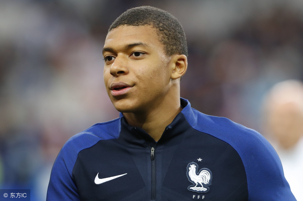 足坛历史有比梅西更强的吗,世界足坛历史排行