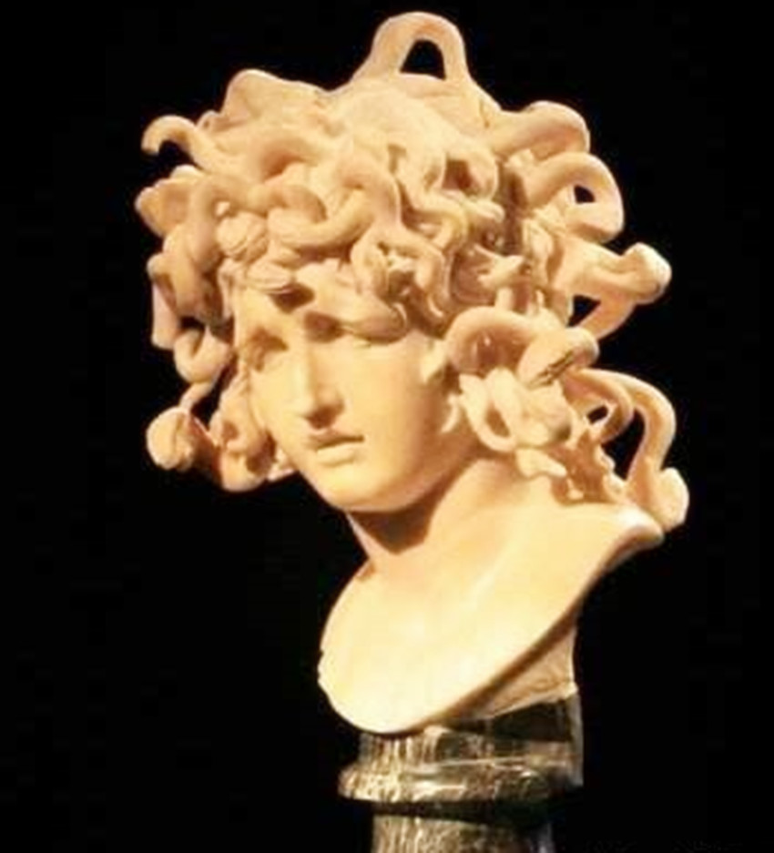 为什么属蛇和属蛇的能说到一块,属马为什么不喜欢属蛇