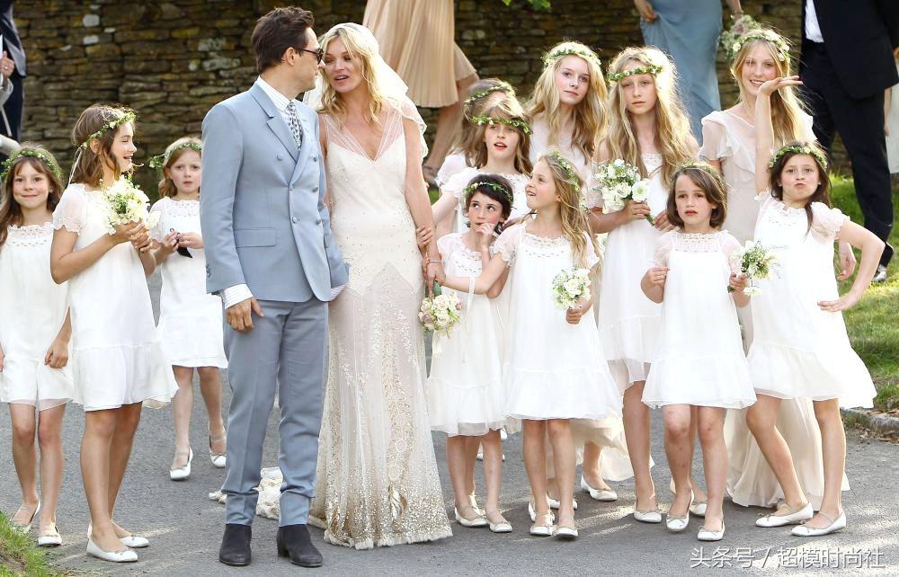 身高不过1米7，还有O型腿，她凭什么征服浪子德普叔和小李子？