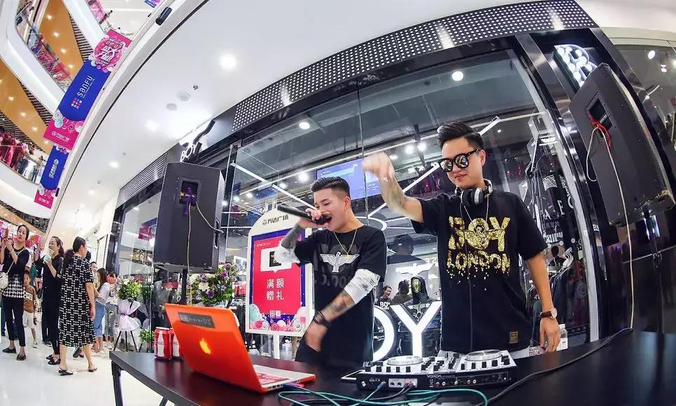 太疯狂了!今天,全淮南人都去了这个地方,万达广场盛大开业……