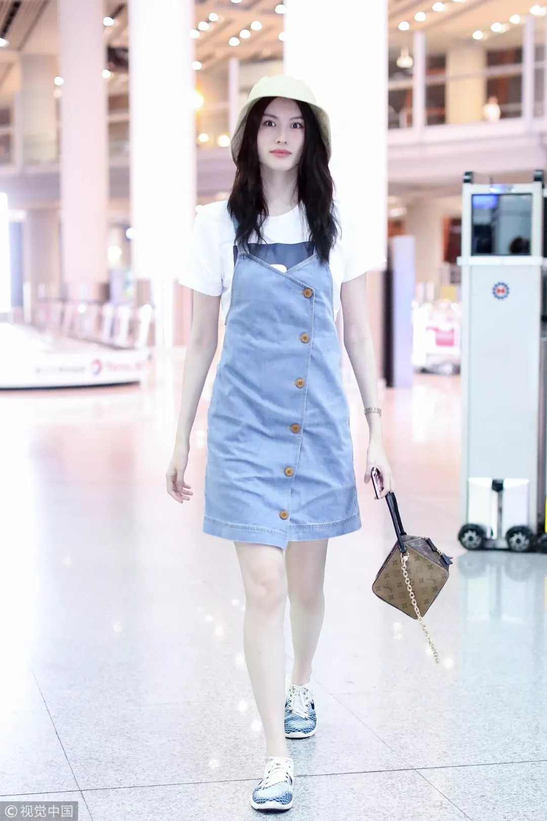 凹造型小包包,包包拍摄怎么凹造型