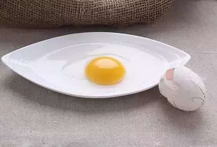 手脚干燥粗糙裂口掉皮,皮肤干燥手脚裂口原因