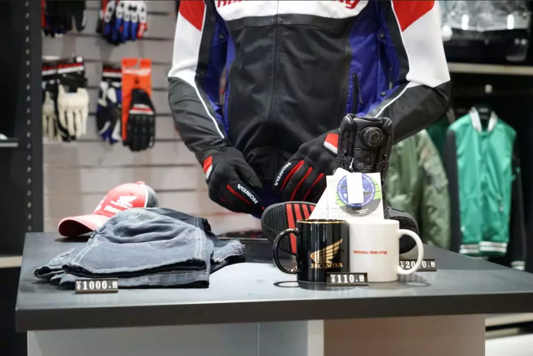 豪华摩托车旗舰，本田金翼（GOLDWING）国内售价公布，41.8万起