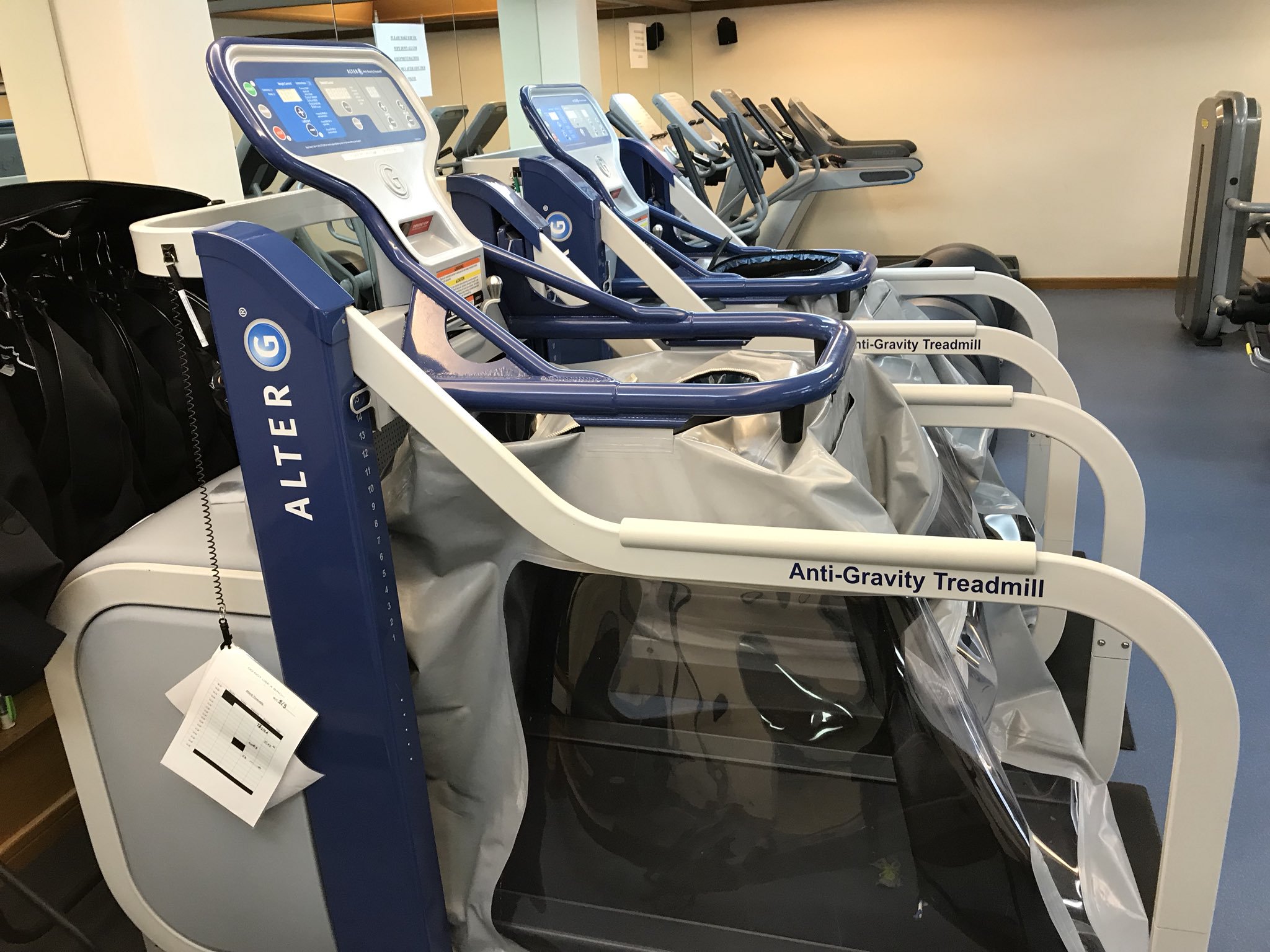 纳达尔什么时候开始伤退,纳达尔2011年有伤