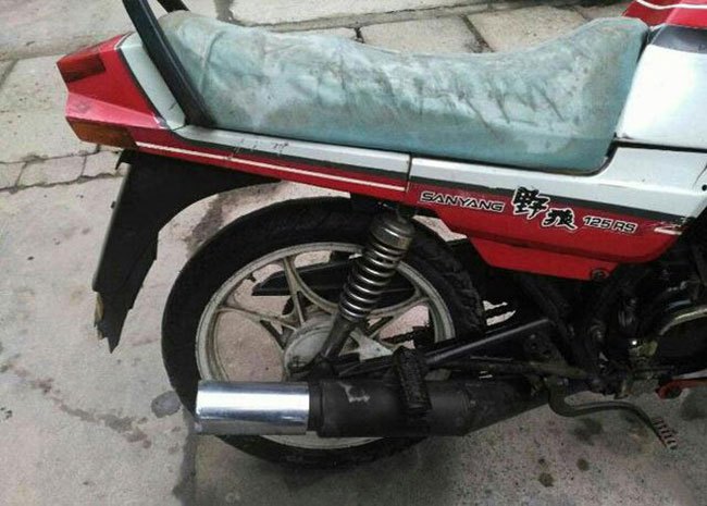 90年代的三阳野狼125RS,堪比如今法拉利,车主将它收藏不舍得卖