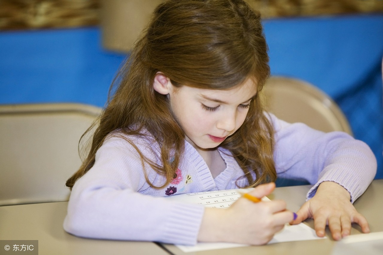 小孩换牙好丑怎么办,女童9-12岁换牙期变丑了