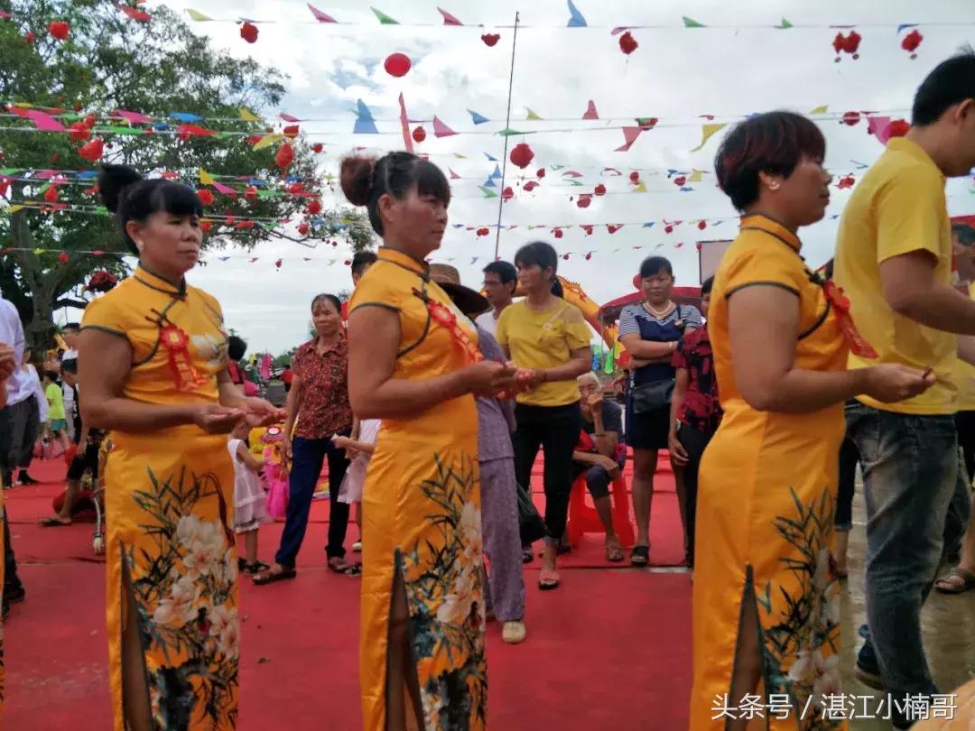 杨家镇安榄村外嫁姐妹回娘家聚会,雷州官茂村姐妹回娘家