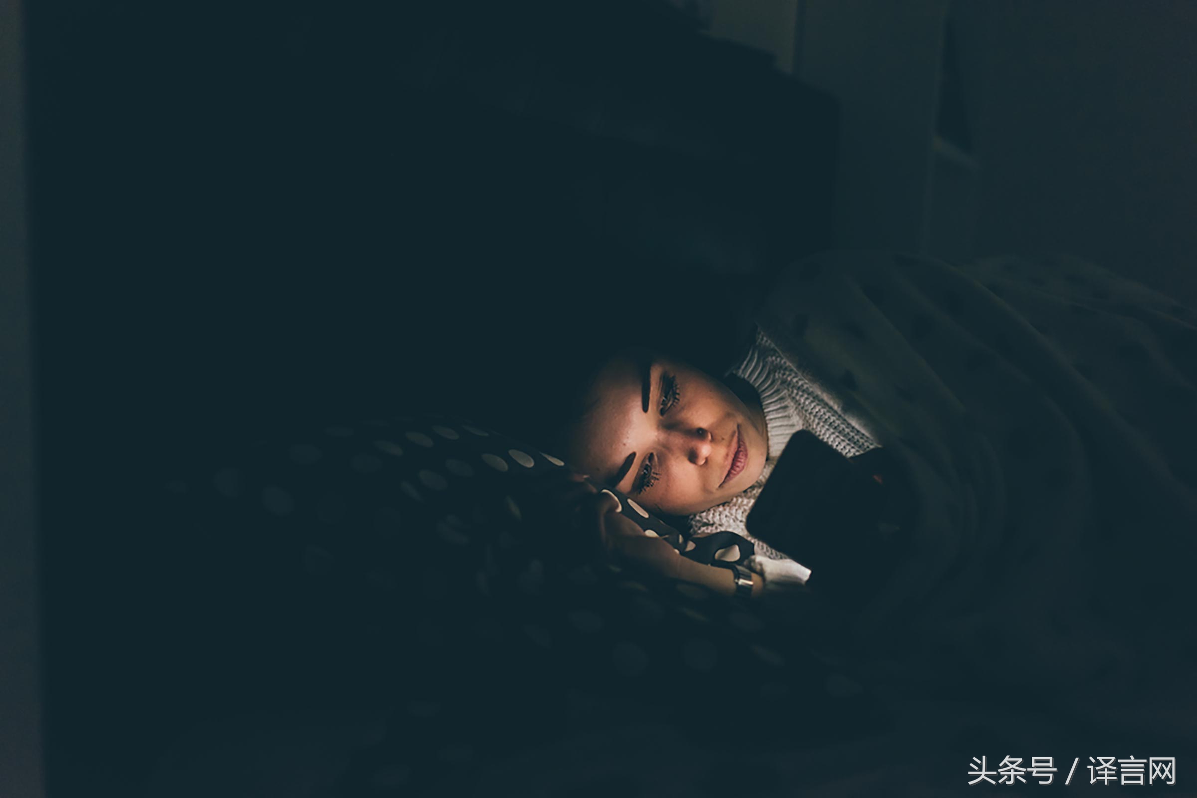 早上起床头痛头很沉什么原因,早上起来发现头晕头痛怎么回事