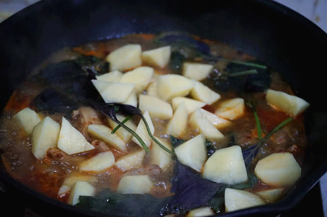 鸡爪凉拌怎么弄去骨,无骨鸡爪脱骨怎么煮不会烂