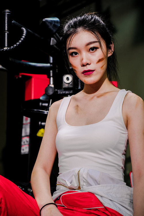 富士x-t30ii微单相机是半画幅吗,富士xt3全画幅微单怎么样