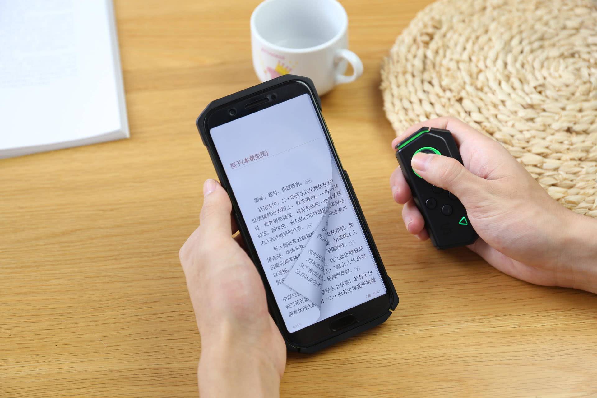 黑鲨游戏手柄吃鸡测评,黑鲨2手柄吃鸡视频