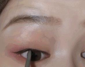 孟美岐眼妆心机不输石原里美,孟美岐直播眼妆