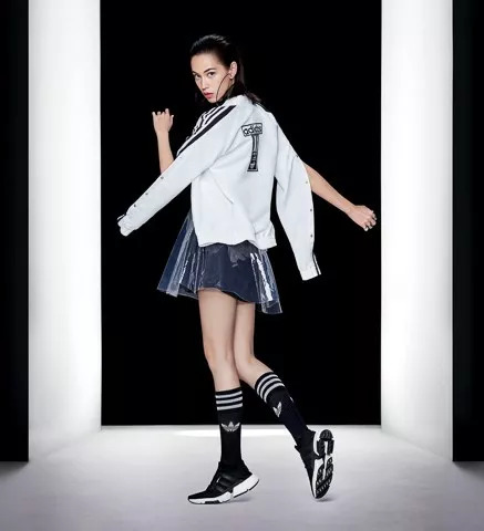 吴宣仪袜子怎么穿,细节控看过来