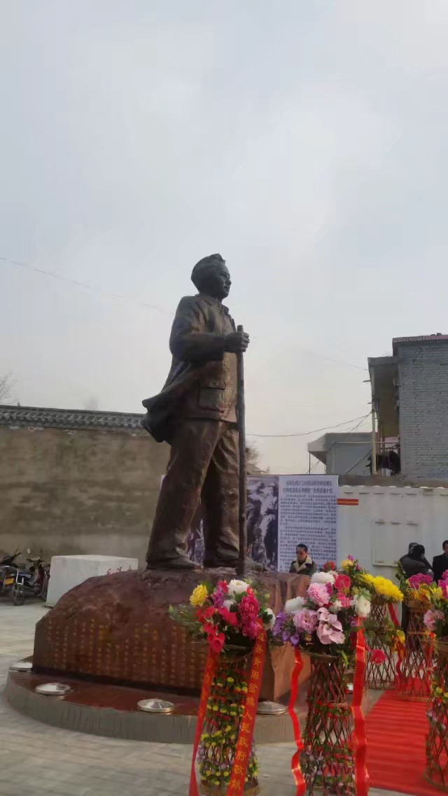 80岁以上雕塑大师曹春生,曹春生雕塑大师视频