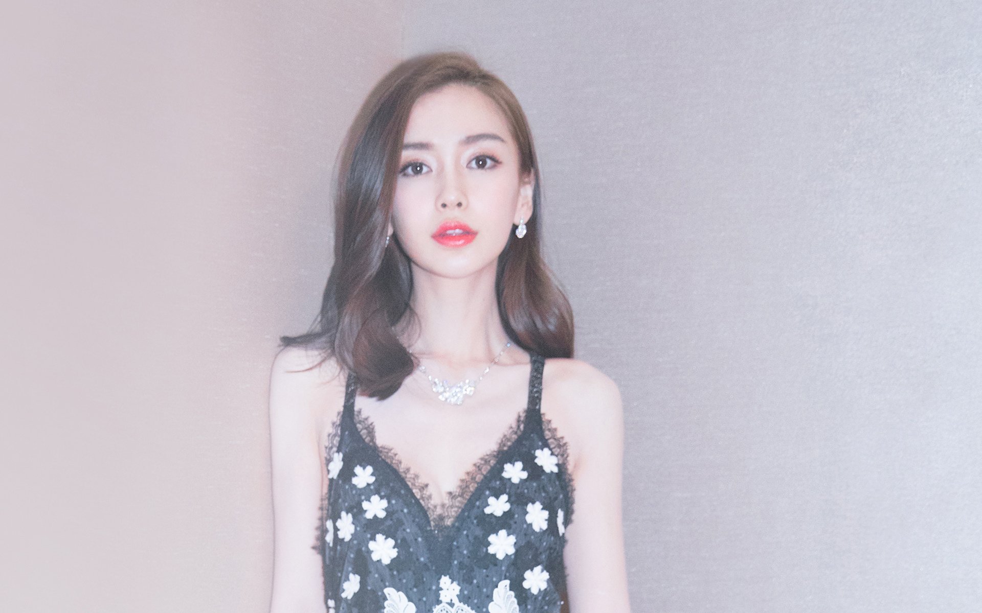 baby杨颖真剃成寸头了吗,baby早期短发照片