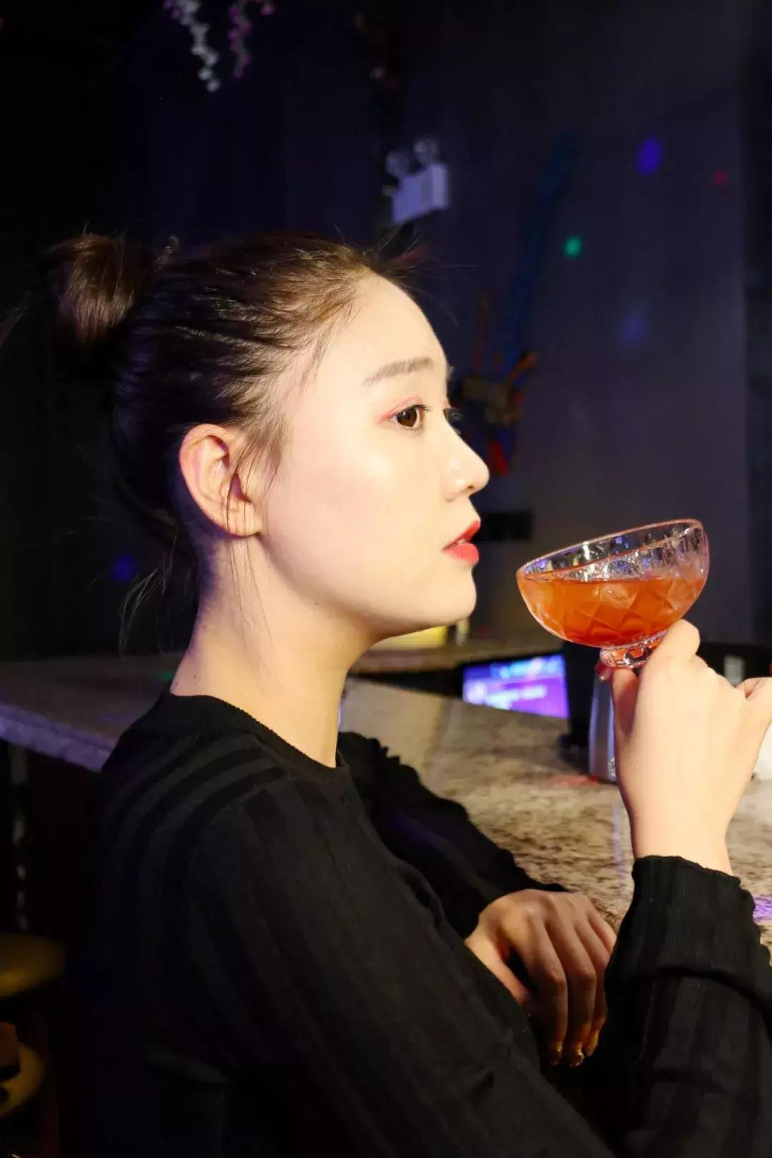 单身的小姐姐都在这里找到另一半！长春这家酒吧化身月老？