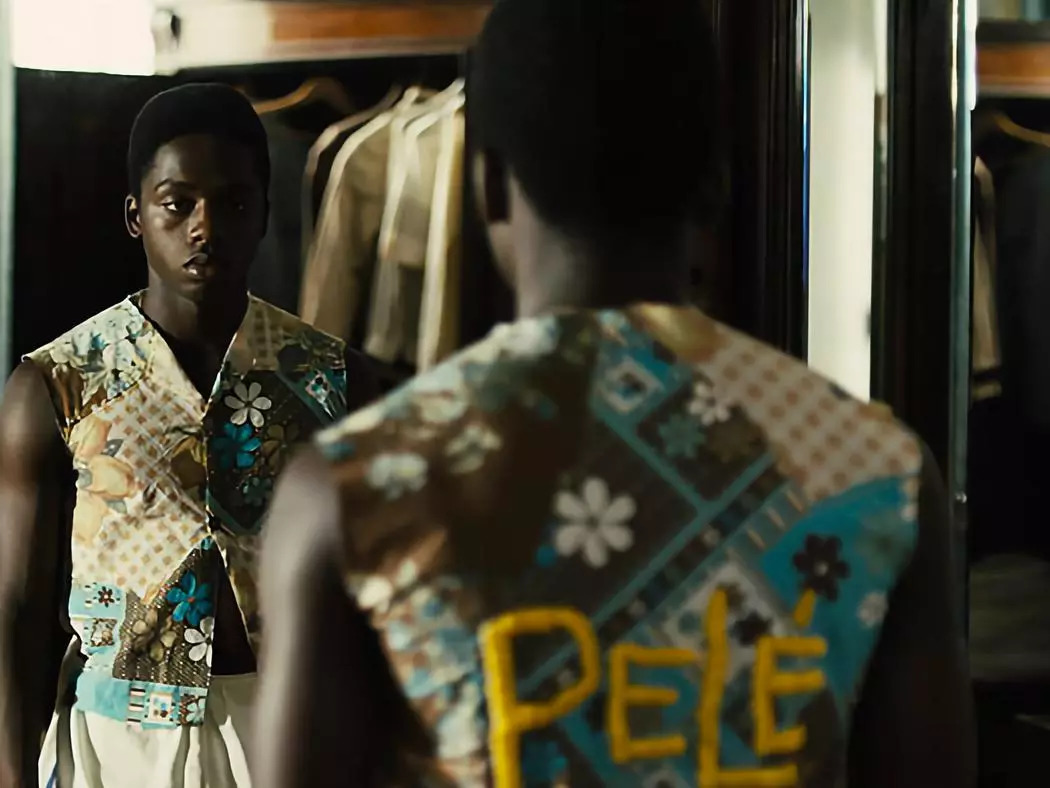 从贫民到枭雄的逆袭,从贫民窟到亿万球星