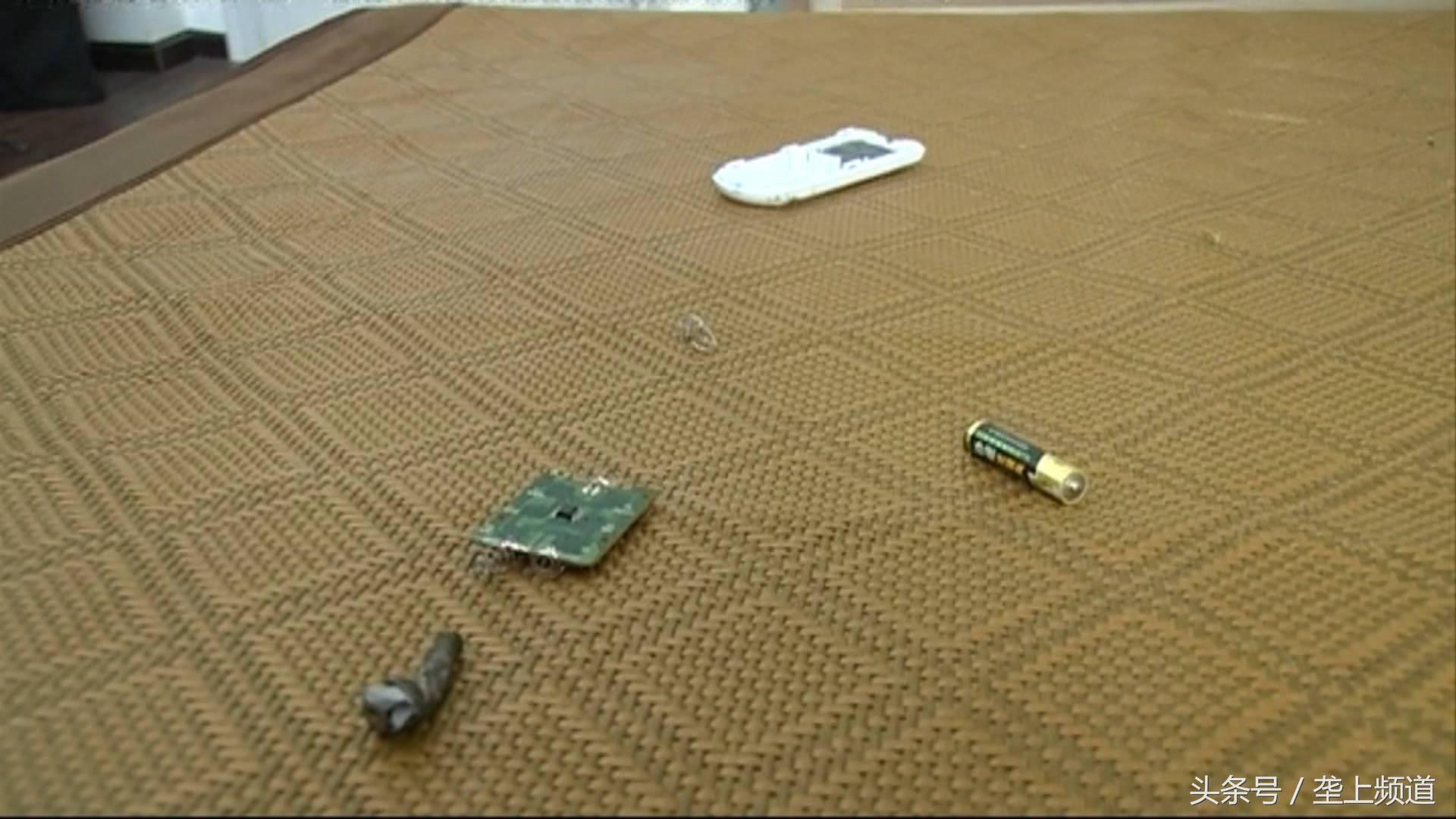 边玩手机边充电手机就爆炸的视频,手机充电处有股焦糊味会爆炸吗