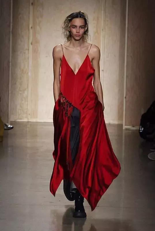 平胸妹子穿什么裙子好看,平胸穿什么类型的裙子更好看