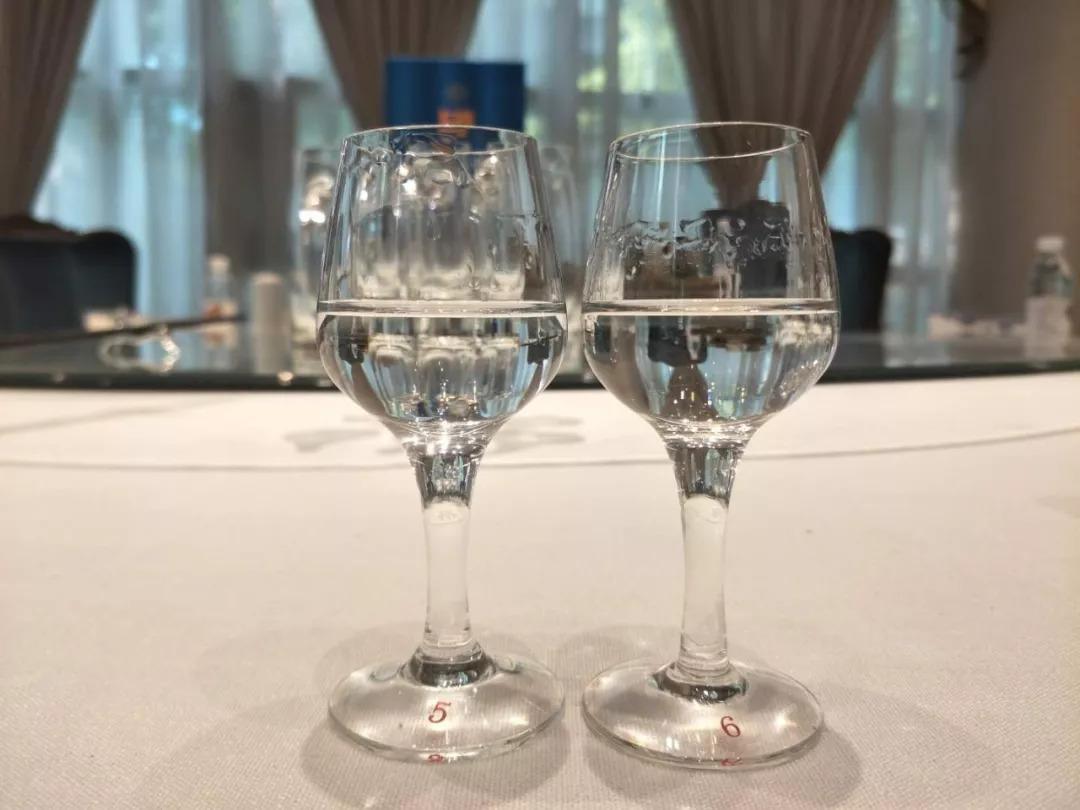 喝白酒最佳酒器,喝白酒最好用什么杯