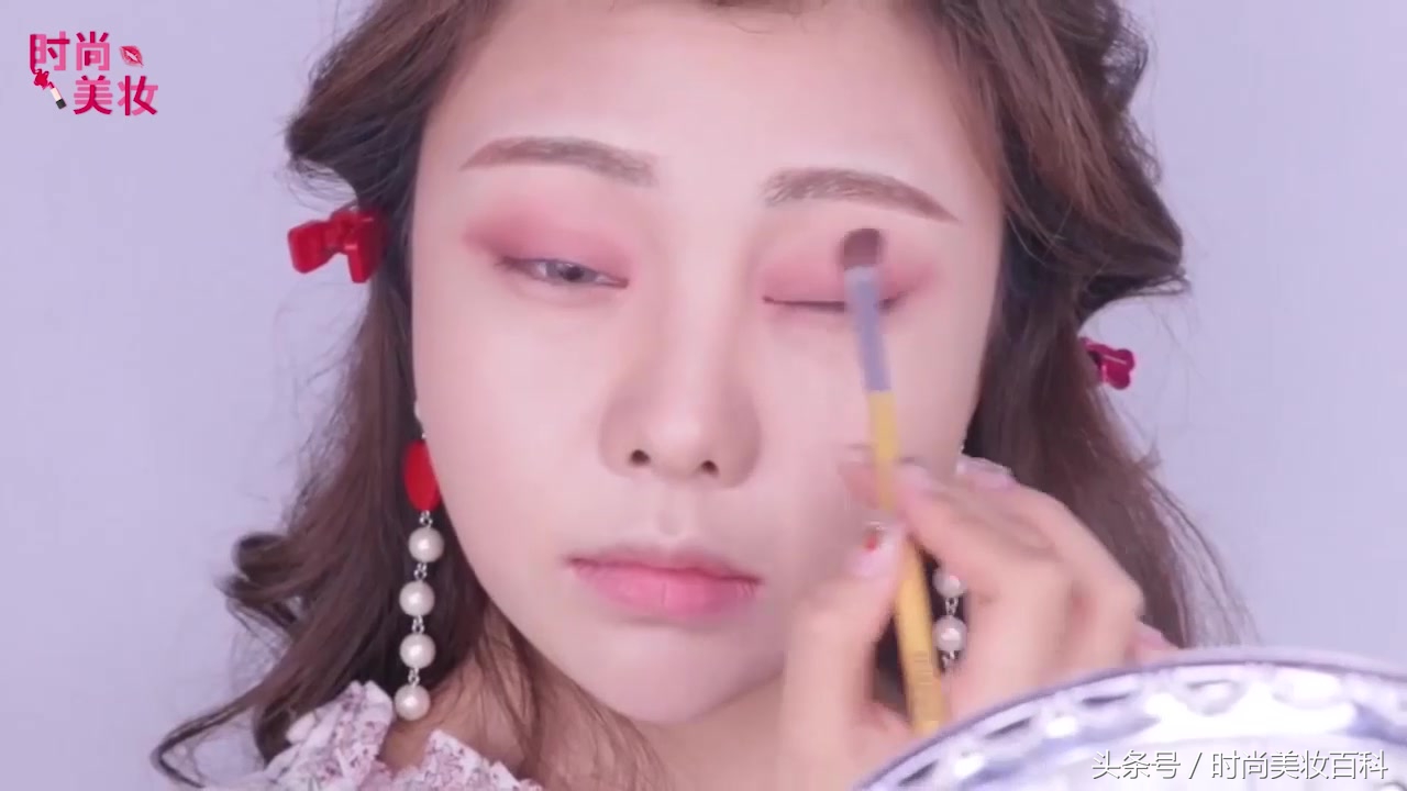 日常化妆秋季阴影妆容,化妆教程日常妆穿衣搭配