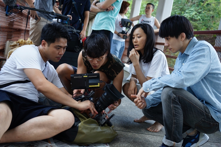 陈法拉扮乞丐完整视频,陈法拉户外照片