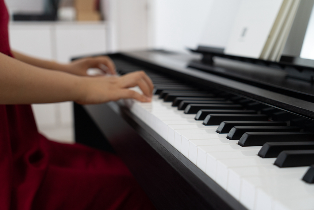 不谈考级，只说兴趣，智能钢琴不只是看着很美好！