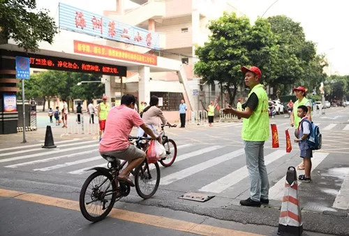 绿巨人里面的超级英雄,绿巨人有几个守护神