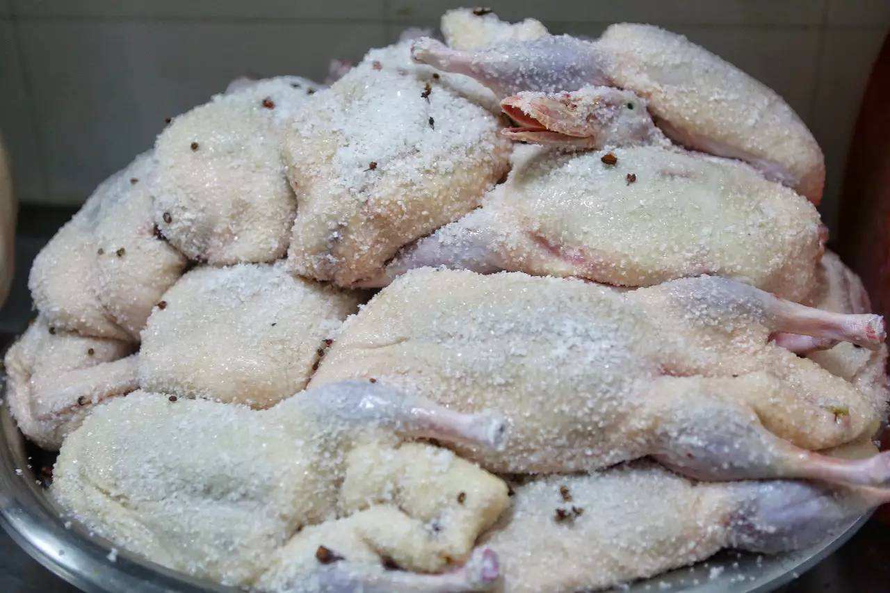 南京盐水鸭的制作方法视频,南京盐水鸭制作全过程