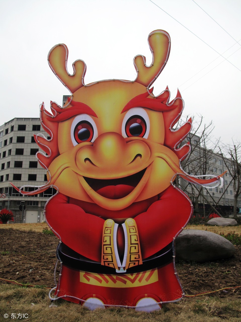 属龙蛇的人2024年的运势及运程,属龙2018年运势及运程