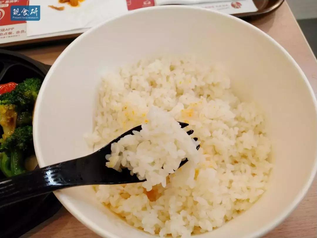 肯德基香辣鸡柳饭,肯德基饭桶大鸡腿测评