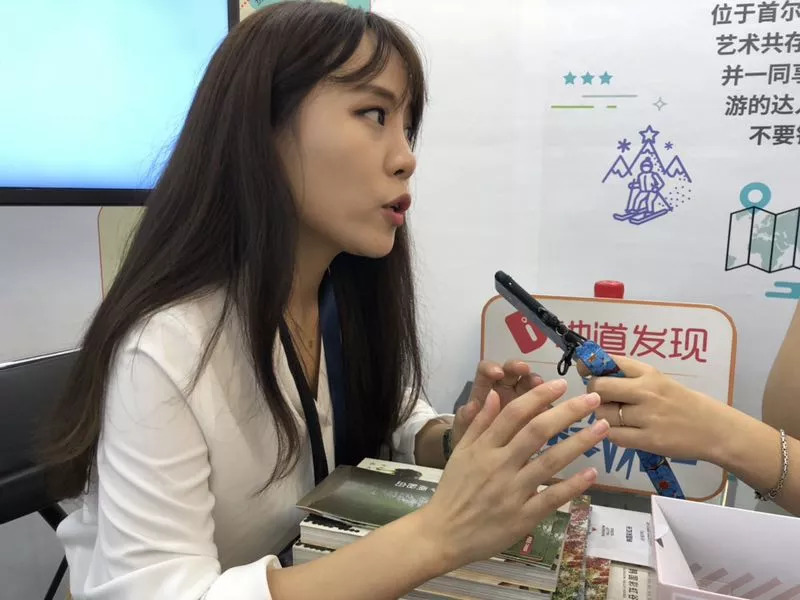 下了长途机依然美到炸!这才是明星在飞机上最爱做的秘密!