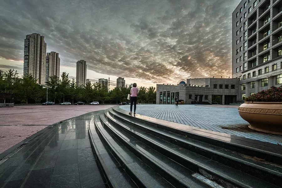 晨光暮色渐更迭,晨光暮色