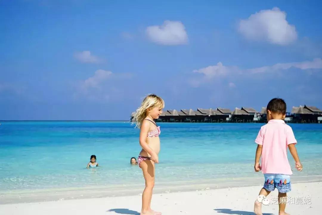 带两个孩子出去的妈妈,带两个孩子的妈妈去旅行
