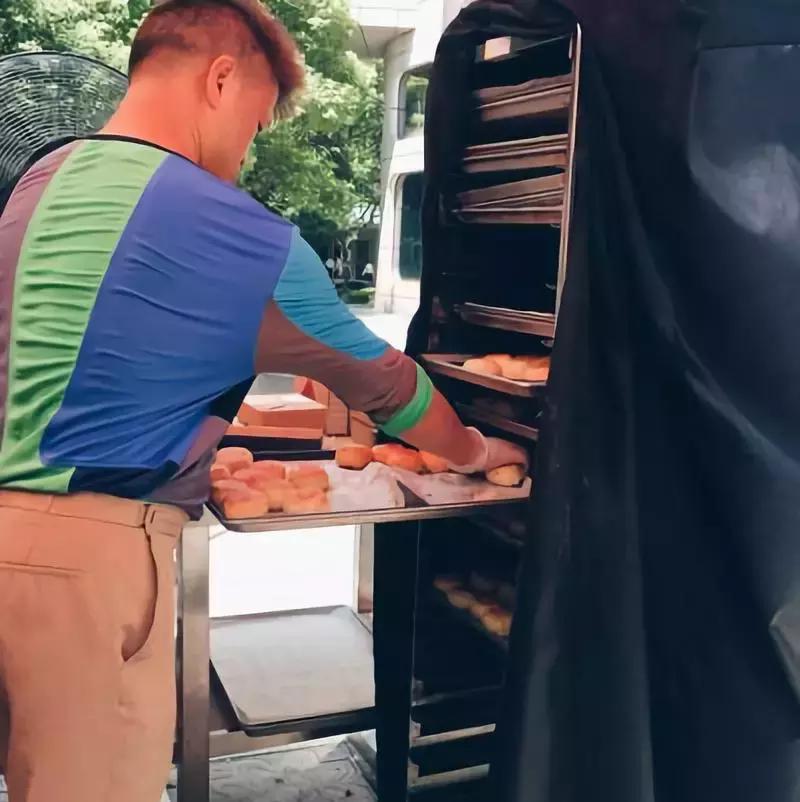 迪士尼中秋月饼礼盒推荐,中秋酒店月饼大赏