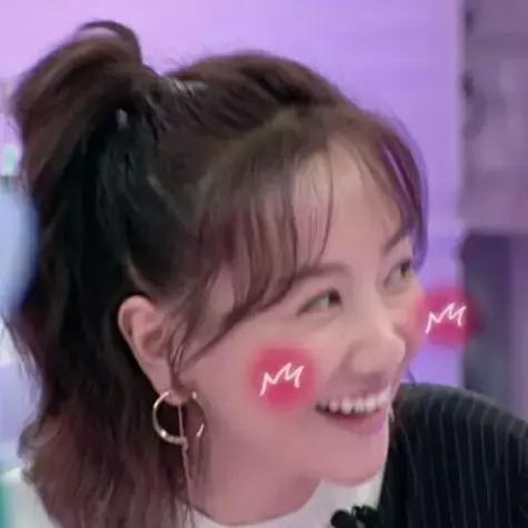 怎么找到适合自己的镜面口红色号,别再盲目追求大牌