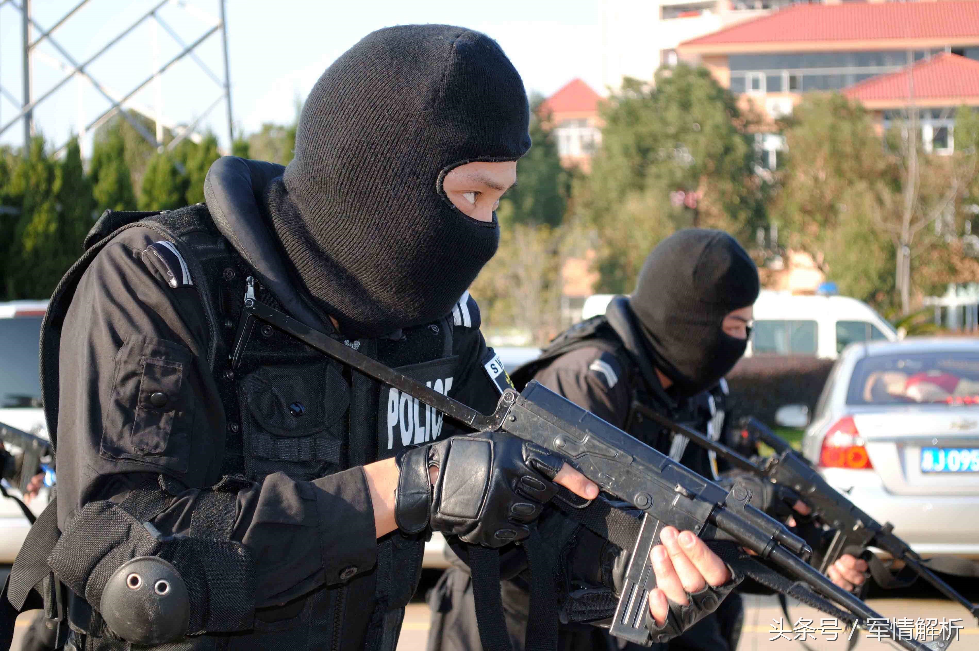 特警队和特种兵对比谁厉害,特警和军队冲突打得赢吗