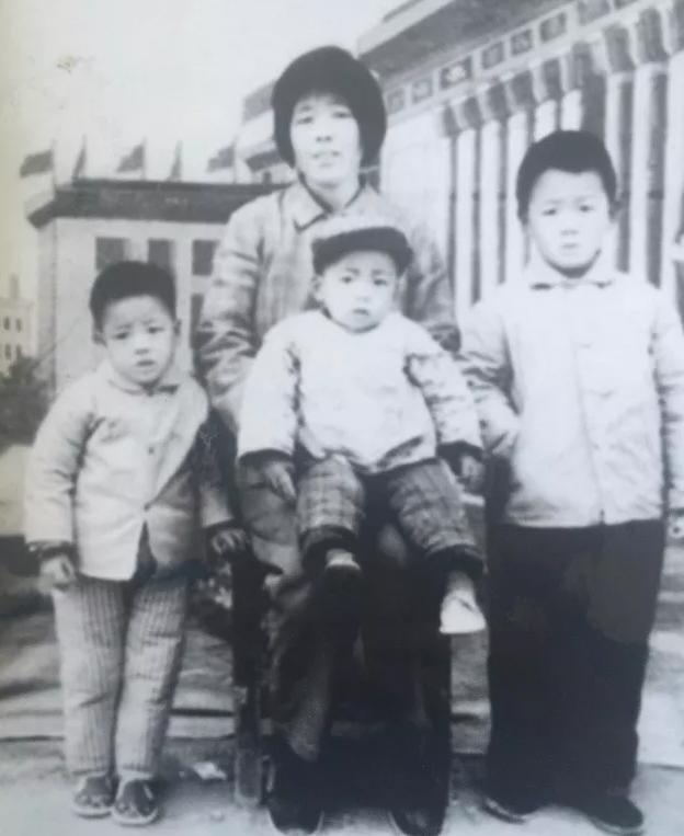 他曾是建筑工人，如今身价过亿，红遍大江南北！