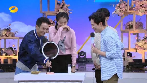 团｜凯迪克金奖得主10年打磨人体科普巨著《人体运转的秘密》+大宇手持挂烫机+能清晰看到脸上绒毛的AMIRO化妆镜