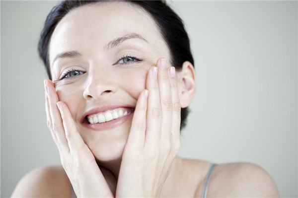 皮肤紧致怎么用英语表达,用英文表达皮肤状态