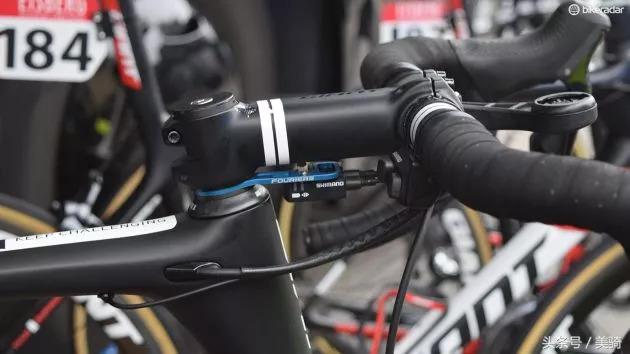 器材盛宴环英国上的车手战车